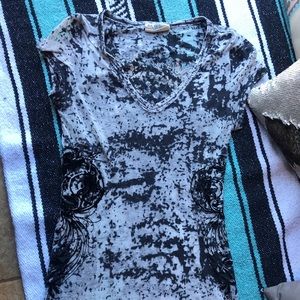 MM unplugged by MISS ME burnout fitted V neck